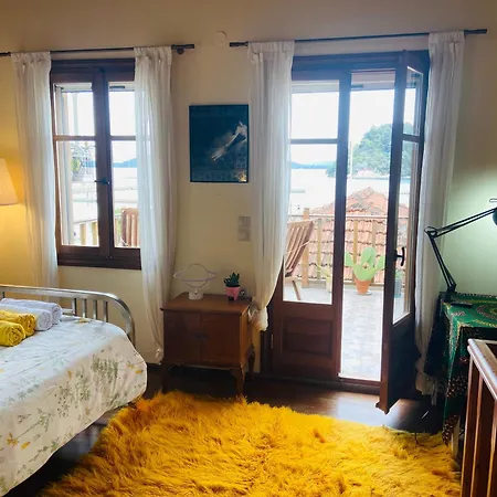 Wake-up-by-the-sea! Nydri (Lefkada)