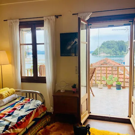 Wake-up-by-the-sea!