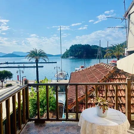 Holiday home Wake-up-by-the-sea! Nydri (Lefkada)