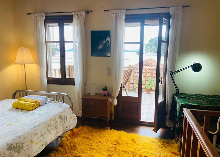 Wake-up-by-the-sea! Nydri (Lefkada)