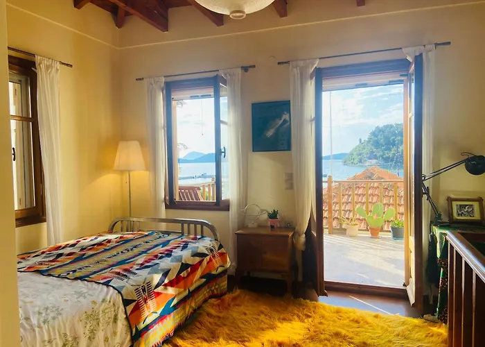 Wake-up-by-the-sea! Nydri (Lefkada)